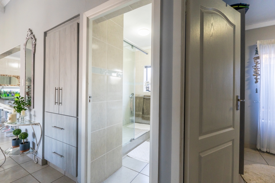 3 Bedroom Property for Sale in Island View Western Cape
